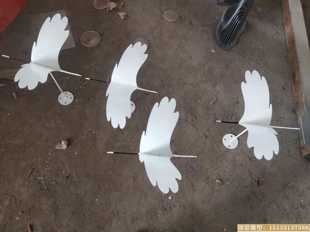 不锈钢抽象仙鹤雕塑厂家 动物雕塑价格